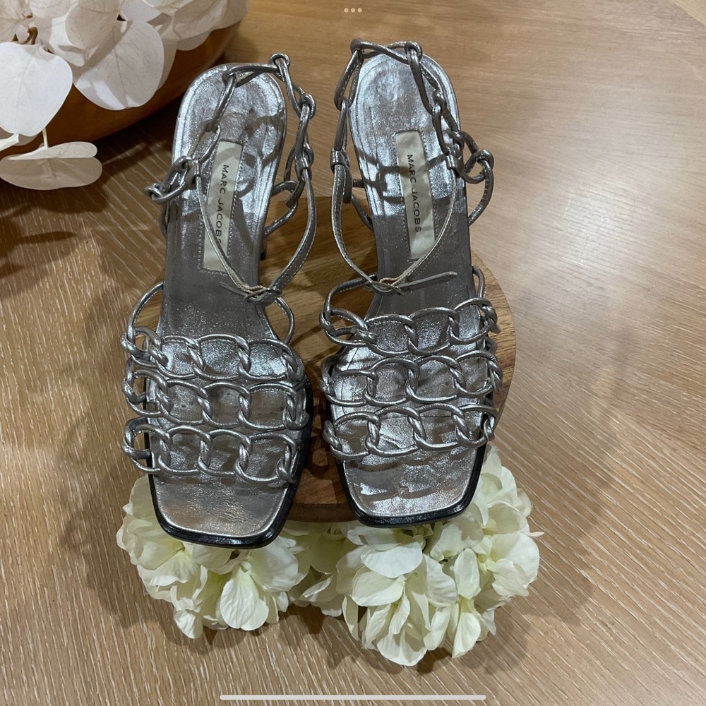 Beautiful Strap Silver Metallic Marc Jacobs Sandals